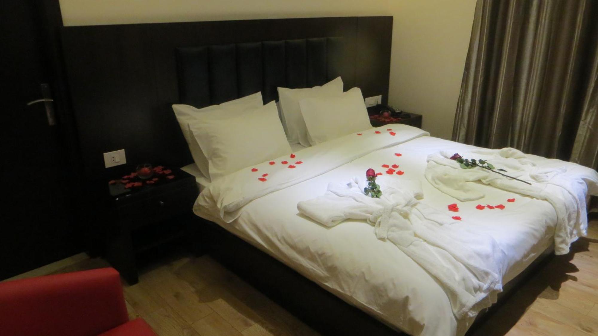 Jounieh Suites Boutique Hotel Zewnętrze zdjęcie